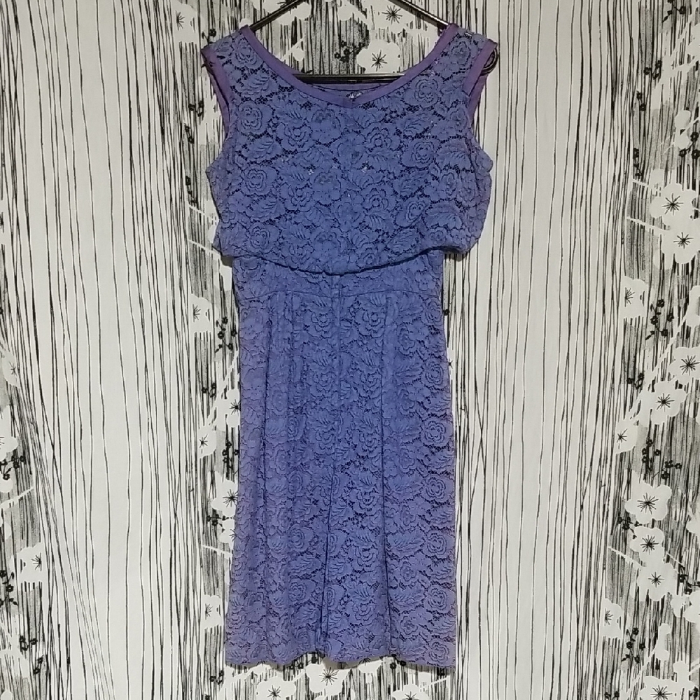 Purple Tiered Midi Dress with Ruffled Style for Wedding Guest
